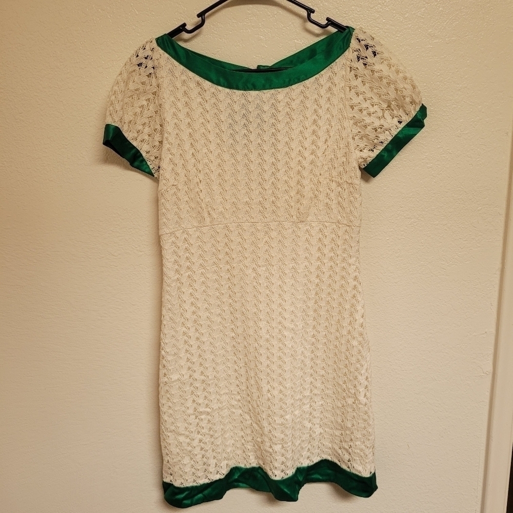 Alexia Admor Cream Lace Dress with Green Satun Trim